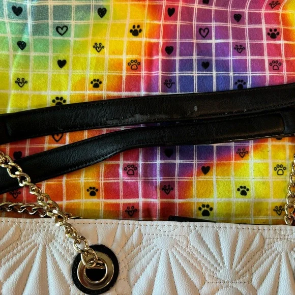 Betsey Johnson Quilted Sea Shell Bag - Picture 11 of 12